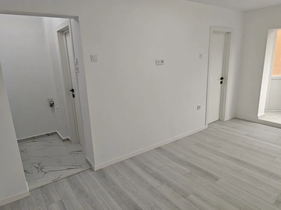 Vand garsoniera Tractoru,renovata lux,69500 Euro - foto 7