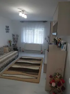 Apartament 2 camere Racadau parter,bloc vila,131000 Euro - Brasov