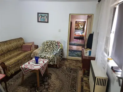 Casa din Caramida 93mp construiti, zona Centrala, Teren 213mp - foto 4