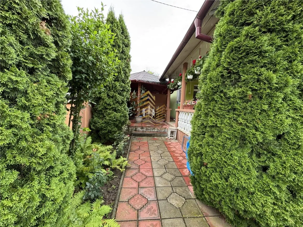 CASA ÎN LECHINTA - foto 1