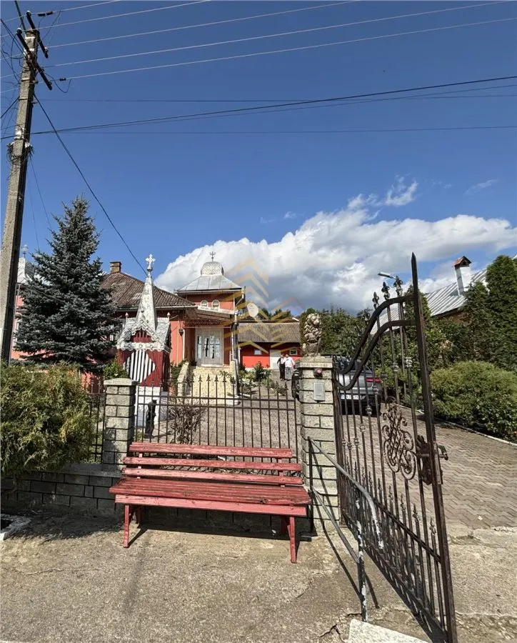 CASA + ANEXE GOSPODĂREȘTI+ GRĂDINA - foto 2