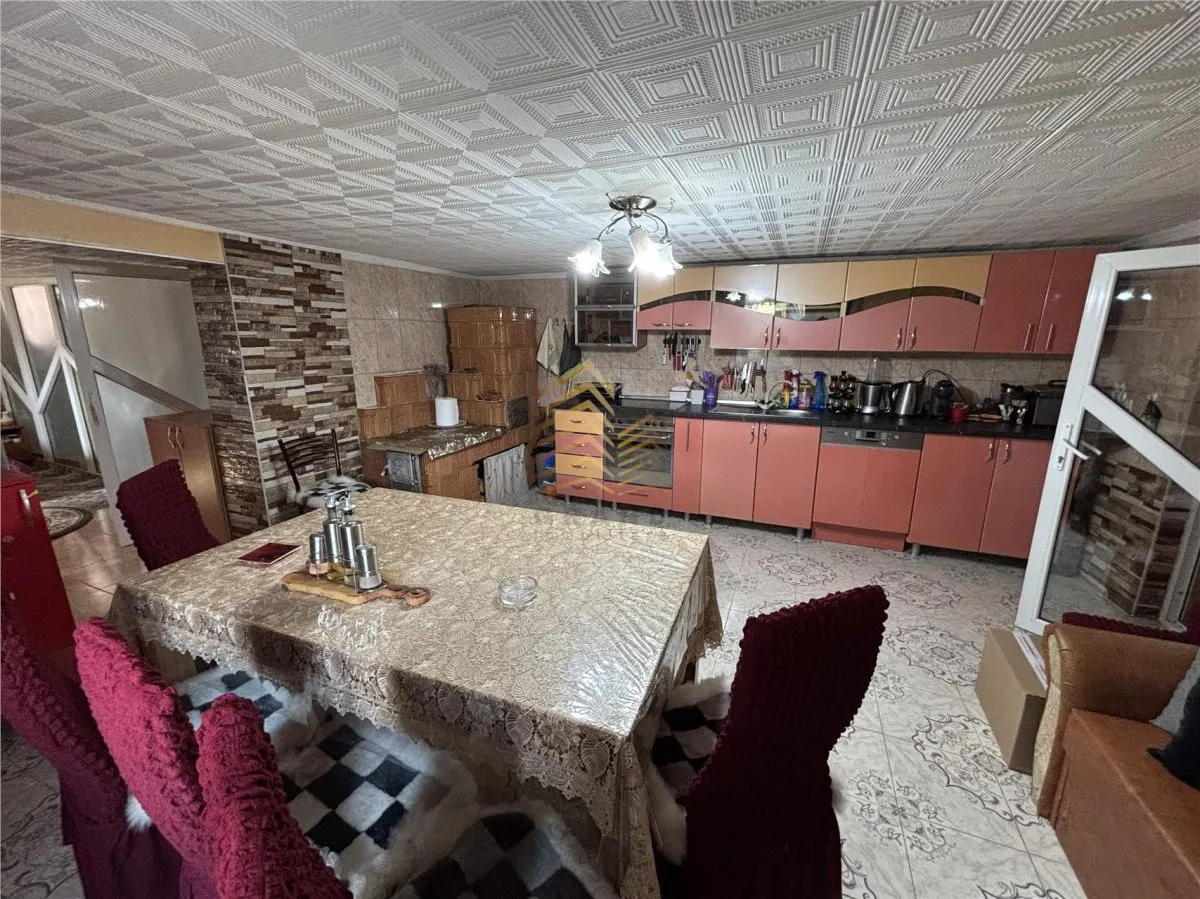 CASA + ANEXE GOSPODĂREȘTI+ GRĂDINA - foto 23