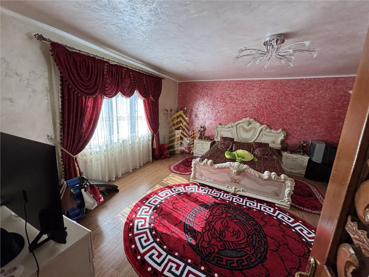 CASA + ANEXE GOSPODĂREȘTI+ GRĂDINA - foto 9