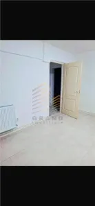 Spatiu comercial zona sens - foto 2