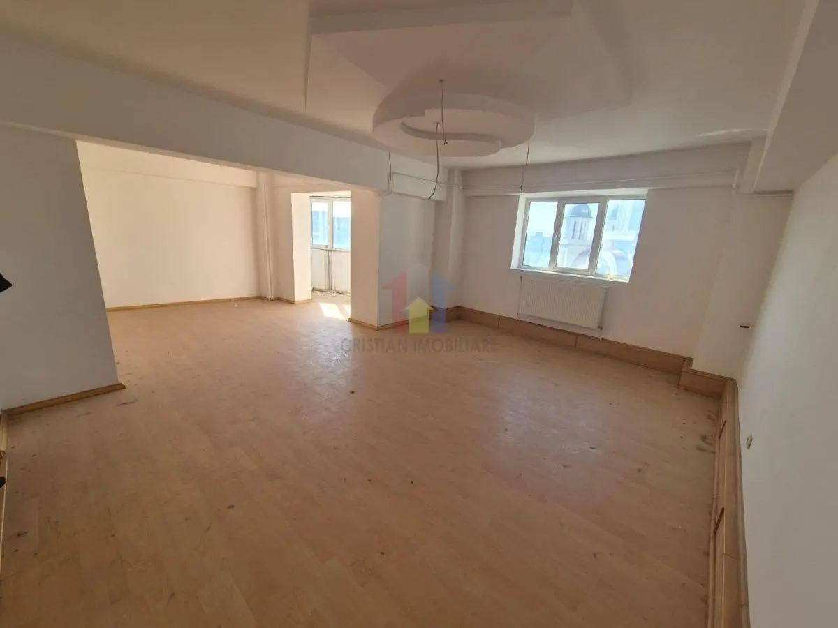 LIBER! 4 camere transformat in 3 camere, bloc cu lift, decomandat, Bariera - foto 1