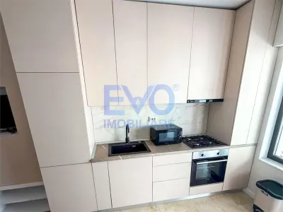 Apartament cu 2 camere, mobilat&utilat, complex Royal Town Copou - foto 2