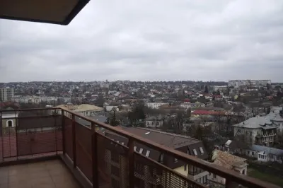 Apartament 2 camere decomandat | Zonă centrală | Bloc nou | Etaj 8 | Vedere panoramică | Boxă proprie - foto 7