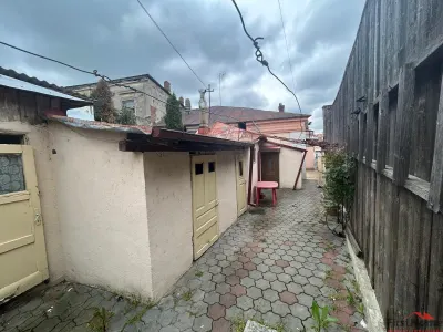 Casa de vanzare in Odobesti, zona centrala. - foto 2