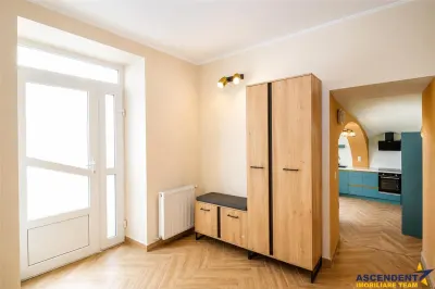 Pe Castelului, resedinta urbana cu identitate, renovata 2026, 2 bai, curte discreta, Centrul Istoric, Brasov - foto 6