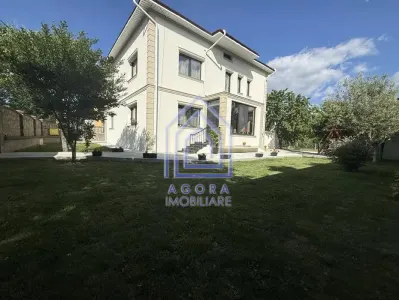 Casa de vanzare - 194 mp utili si 1000 mp teren - Burdujeni - Suceava
