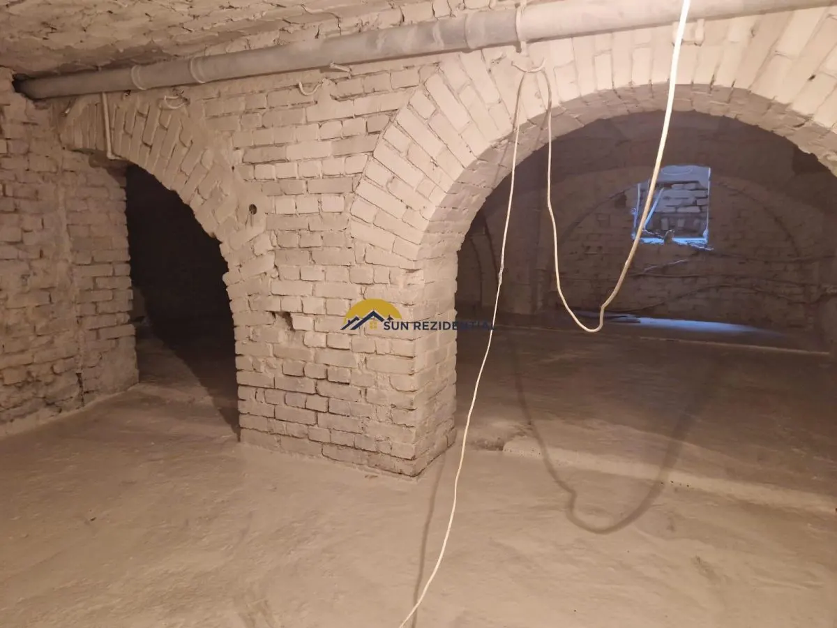 Victoriei-Popa Tatu, Apartament cochet, in vila, 6 camere, la cheie - foto 16