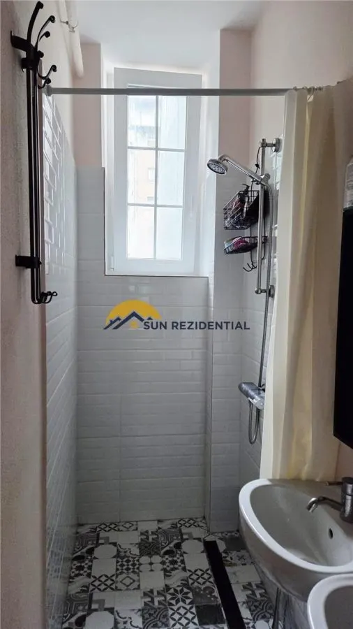 Victoriei-Popa Tatu, Apartament cochet, in vila, 6 camere, la cheie - foto 7