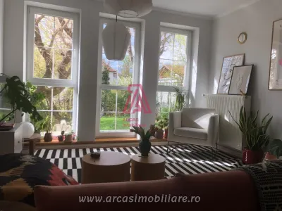 Casa de inchiriat 6 camere Parcul Sub Arini! - foto 8