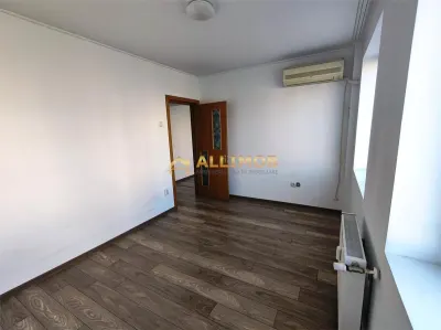 Apartament 2 camere in Ploiesti, zona ultracentrala - foto 8