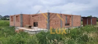 Casa la rosu de vânzare in Mocira - foto 8