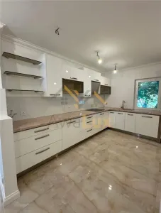 Apartament 3 camere de vanzare, str. Marasesti - Baia Mare