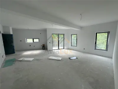 Apartament 2 camere de vanzare, str. Alba Iulia - Baia Mare