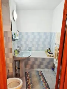 Apartament 2 camere semidecomandat, zona Bistrita Lac - foto 9
