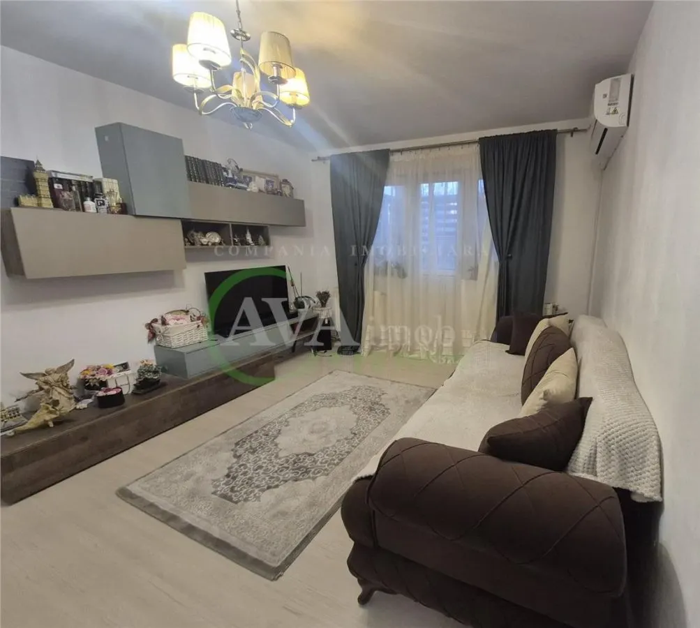 Apartament 3 camere semidecomandat, zona Orizont - foto 1