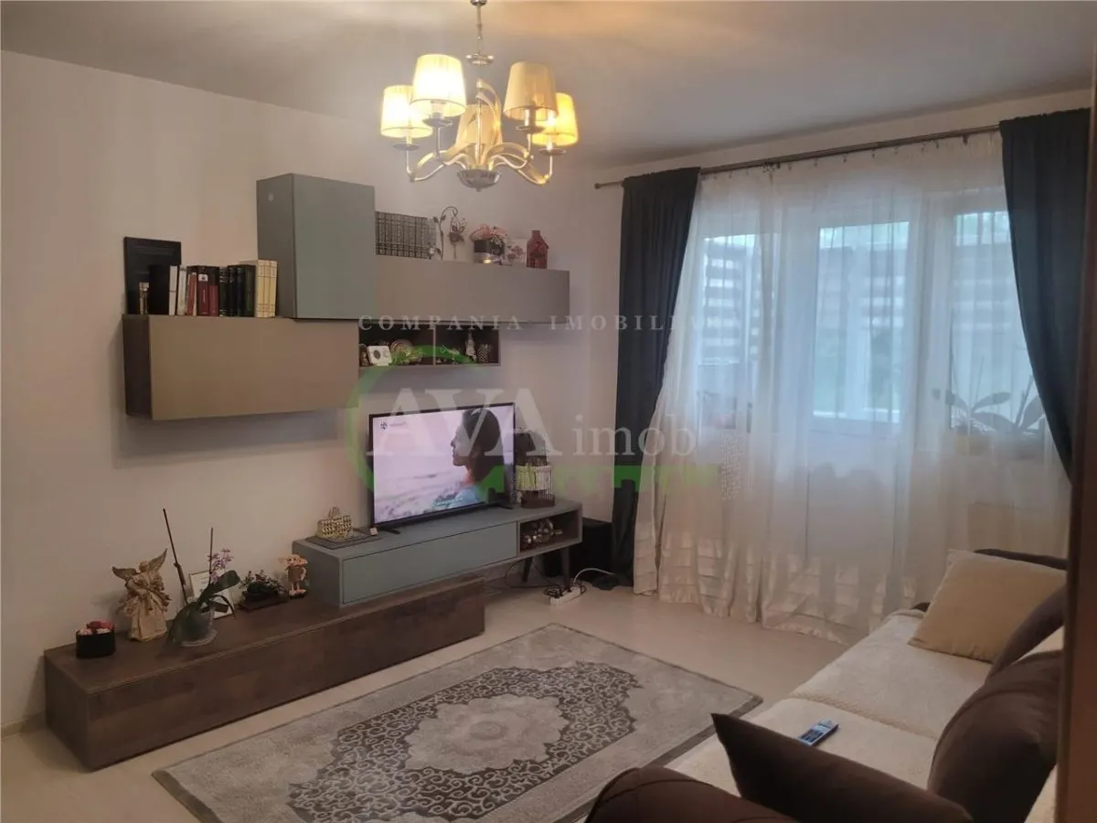 Apartament 3 camere semidecomandat, zona Orizont - foto 2
