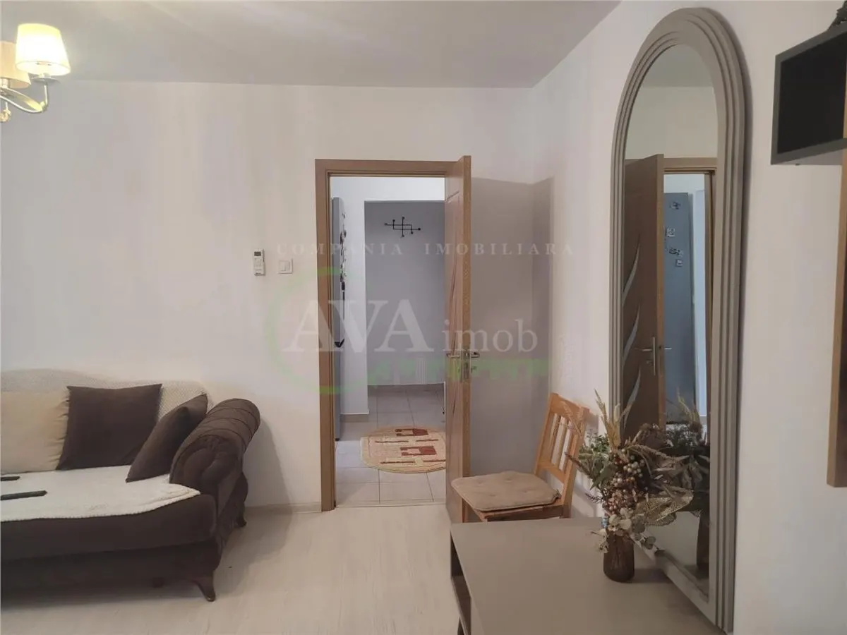 Apartament 3 camere semidecomandat, zona Orizont - foto 8