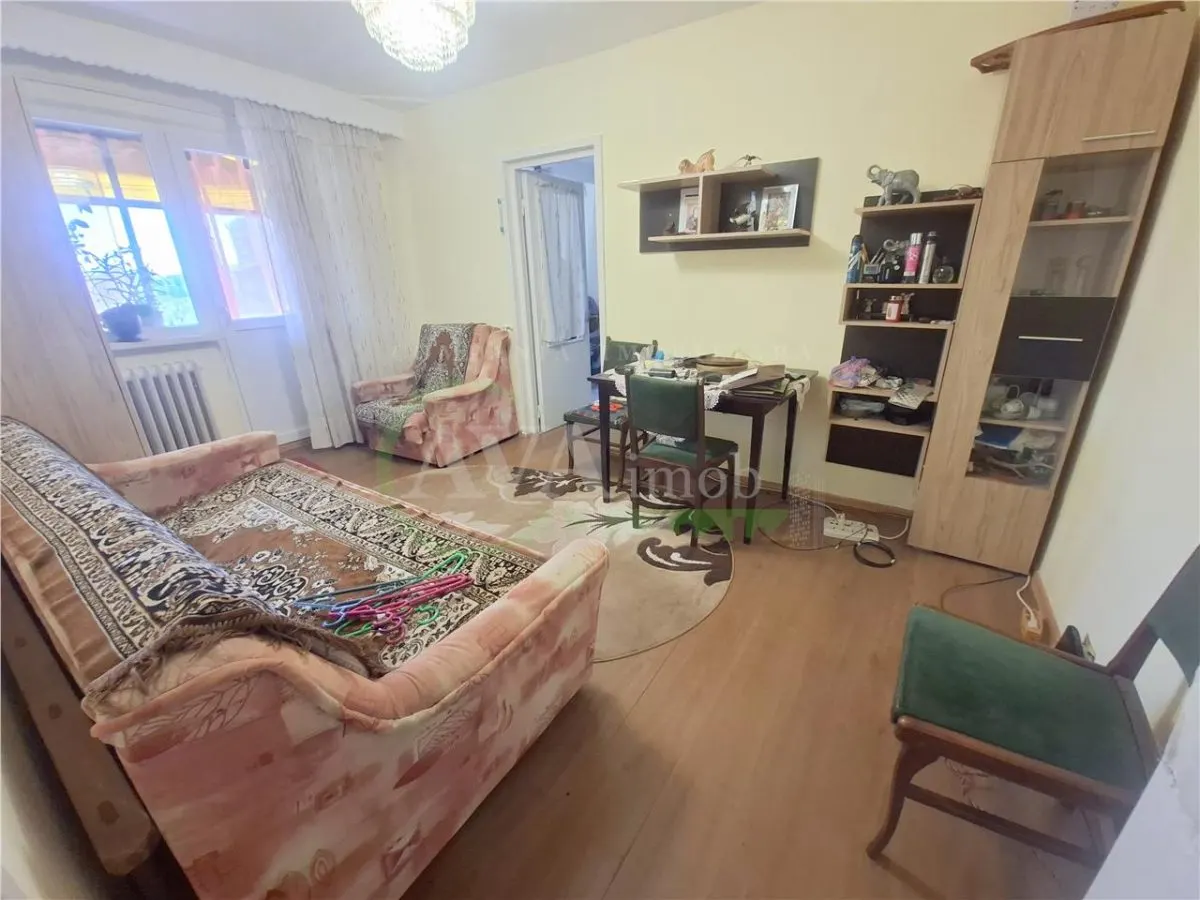 Apartament 2 camere semidecomandate, zona Milcov - foto 1