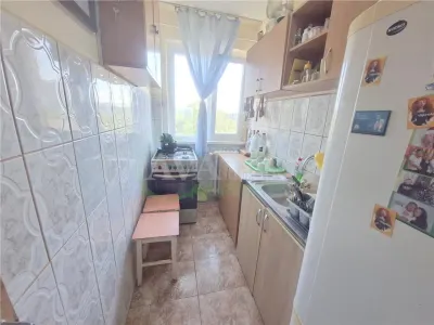 Apartament 2 camere semidecomandate, zona Milcov - foto 6