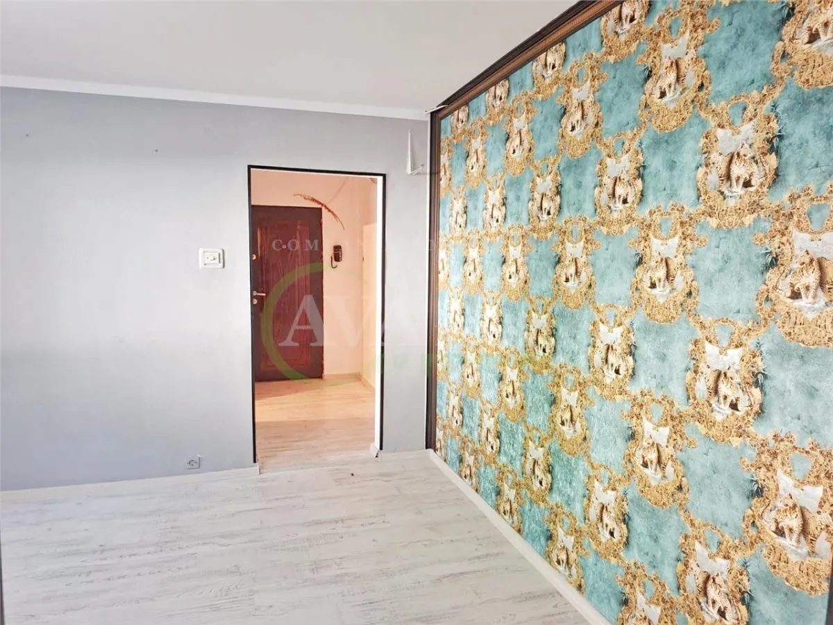 Apartament 2 camere semidecomandat, zona Narcisa - foto 3
