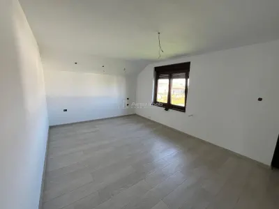 Caransebes, Casa 7 Camere + Teren 600 Mp., Zona Pipirig - foto 11