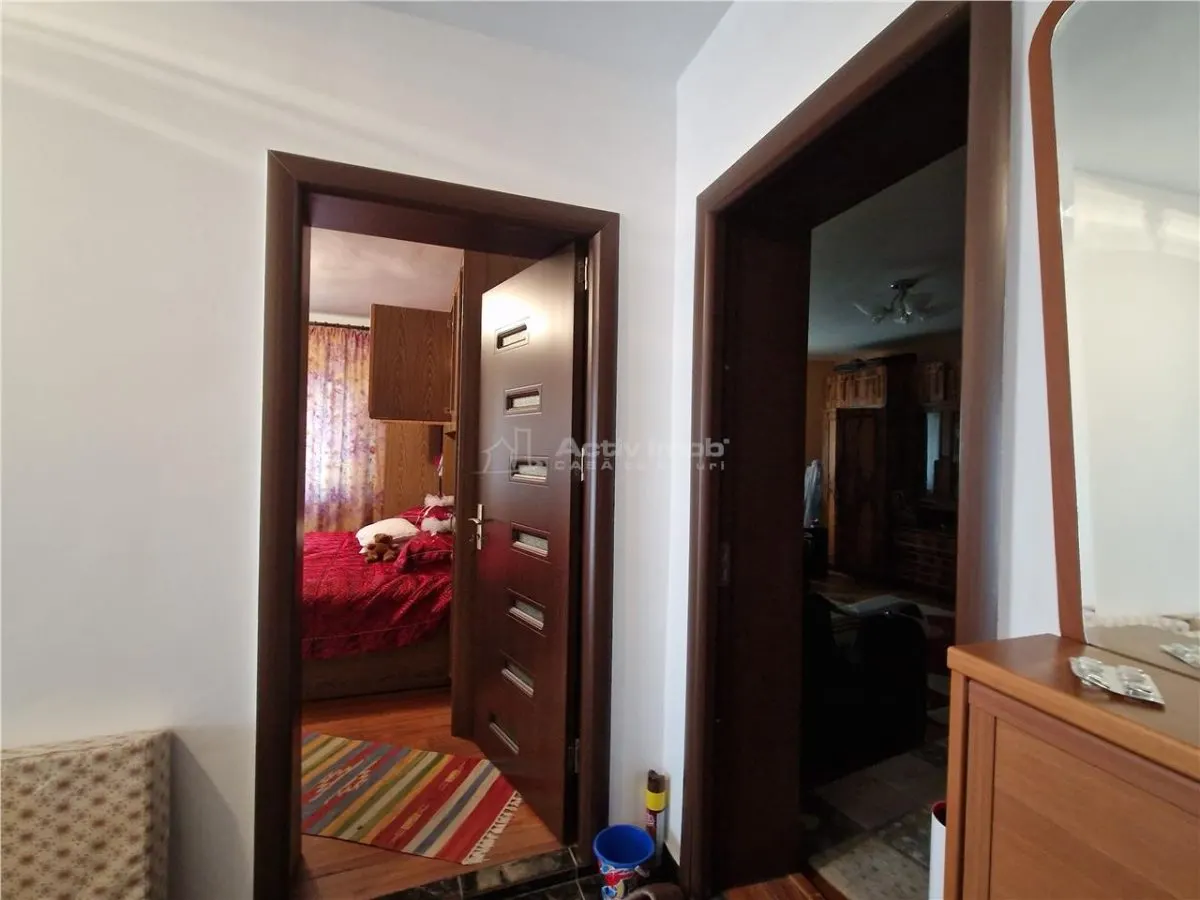 Casa cu etaj si casa pe sol, teren 535 mp - Bariera Valcii - foto 5