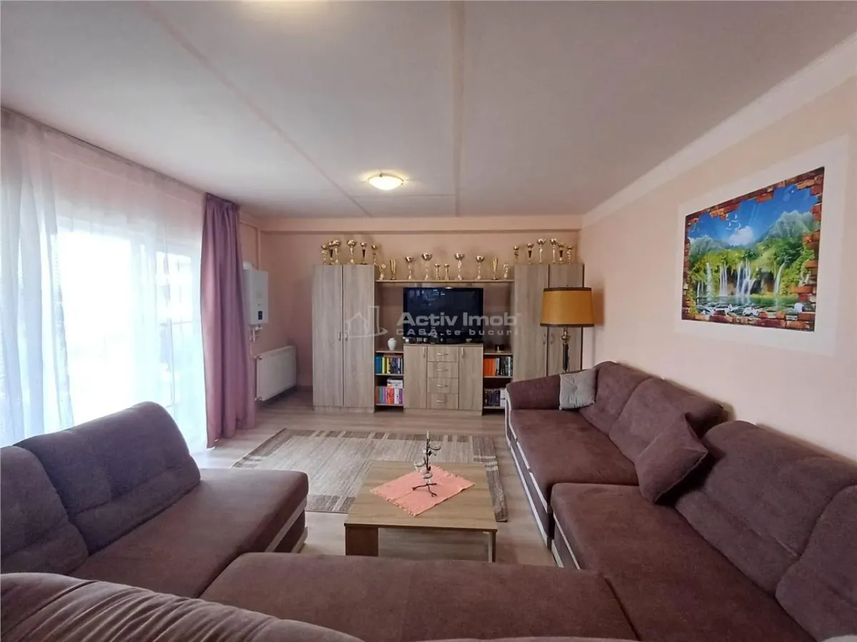 Apartament 4 camere 2 bai terasa mare de vanzare - foto 2