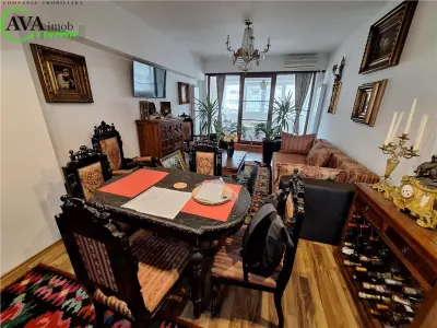 Apartament 4 camere, 3 balcoane, zona centru - foto 4