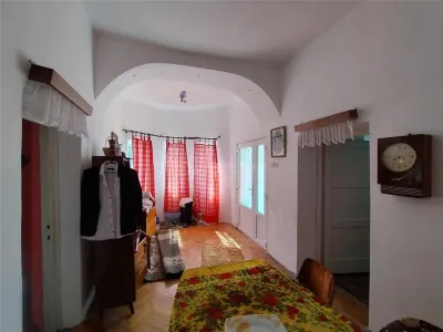 Caransebes, Casa cu Teren de 585 Mp, Zona Sesu Rosu - foto 8