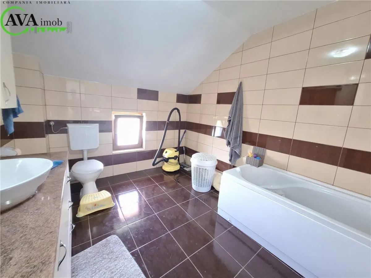 Casa P+1, 180 mp, 5 camere , teren 420 mp, zona Magura - Bacau - foto 14