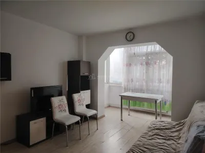 Apartament cu 3 camere, mobilat, centrala termica, zona nord - Ploiesti