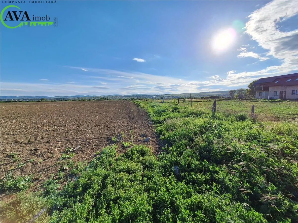 Teren intravilan 1200 mp, zona Margineni - foto 1