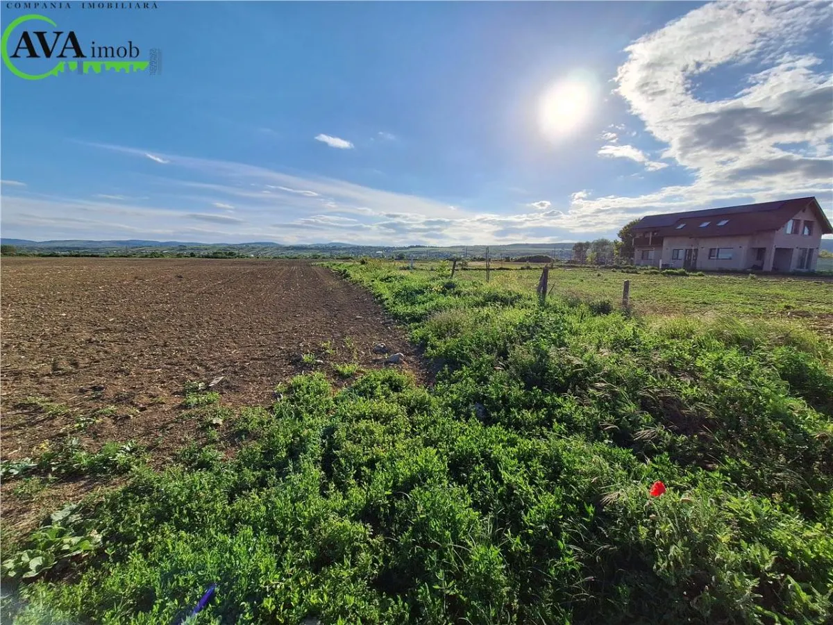 Teren intravilan 1200 mp, zona Margineni - foto 2