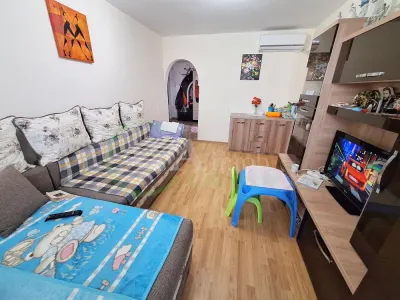 Apartament 3 camere semidecomandat  zona MIilcov - foto 8