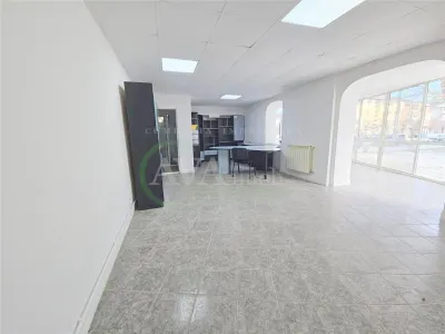 Spatiu comercial de vanzare, Onesti-str Republicii - foto 4
