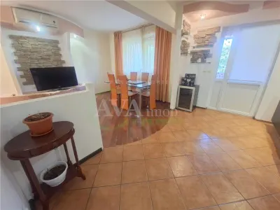Apartamnet 3 decomandate, etaj 2, cu 2 bai, centrala, zona Ura - foto 5