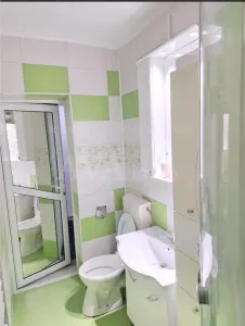 Apartament 3 camere nedecomandat, zona Milcov - foto 8