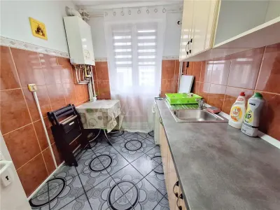 Apartament 2 camere decomandat , zona Orizont - foto 2
