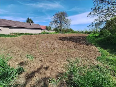 Teren intravilan 1180 mp, zona Saucesti - Bacau