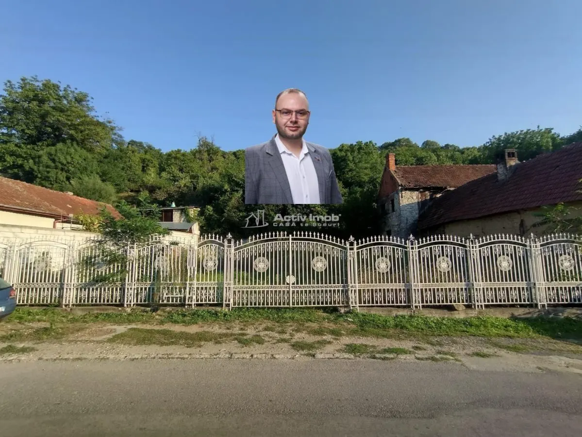 Oravita, Teren Intravilan, Drept, La Sosea, Pret Negociabil - foto 1