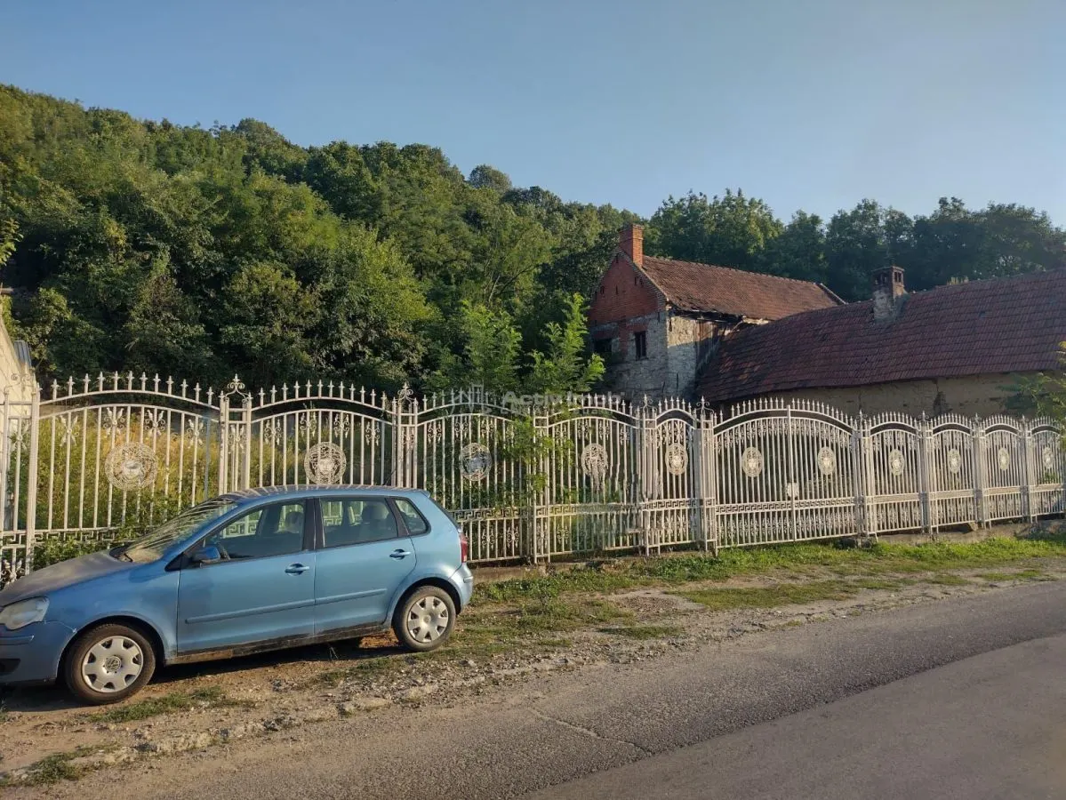 Oravita, Teren Intravilan, Drept, La Sosea, Pret Negociabil - foto 3