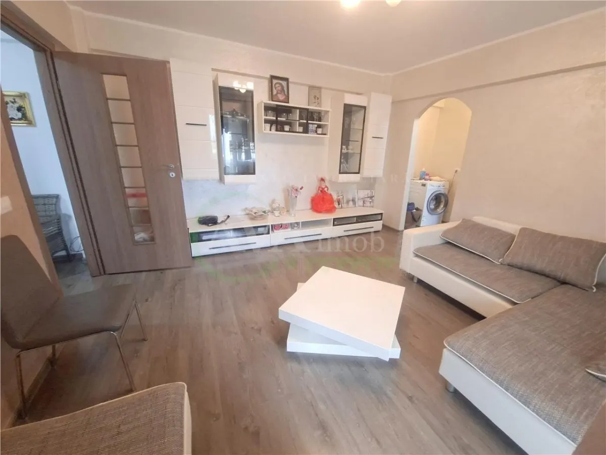 Apartament 3 camere, renovat, mobilat si utilat ,Bacau - foto 1
