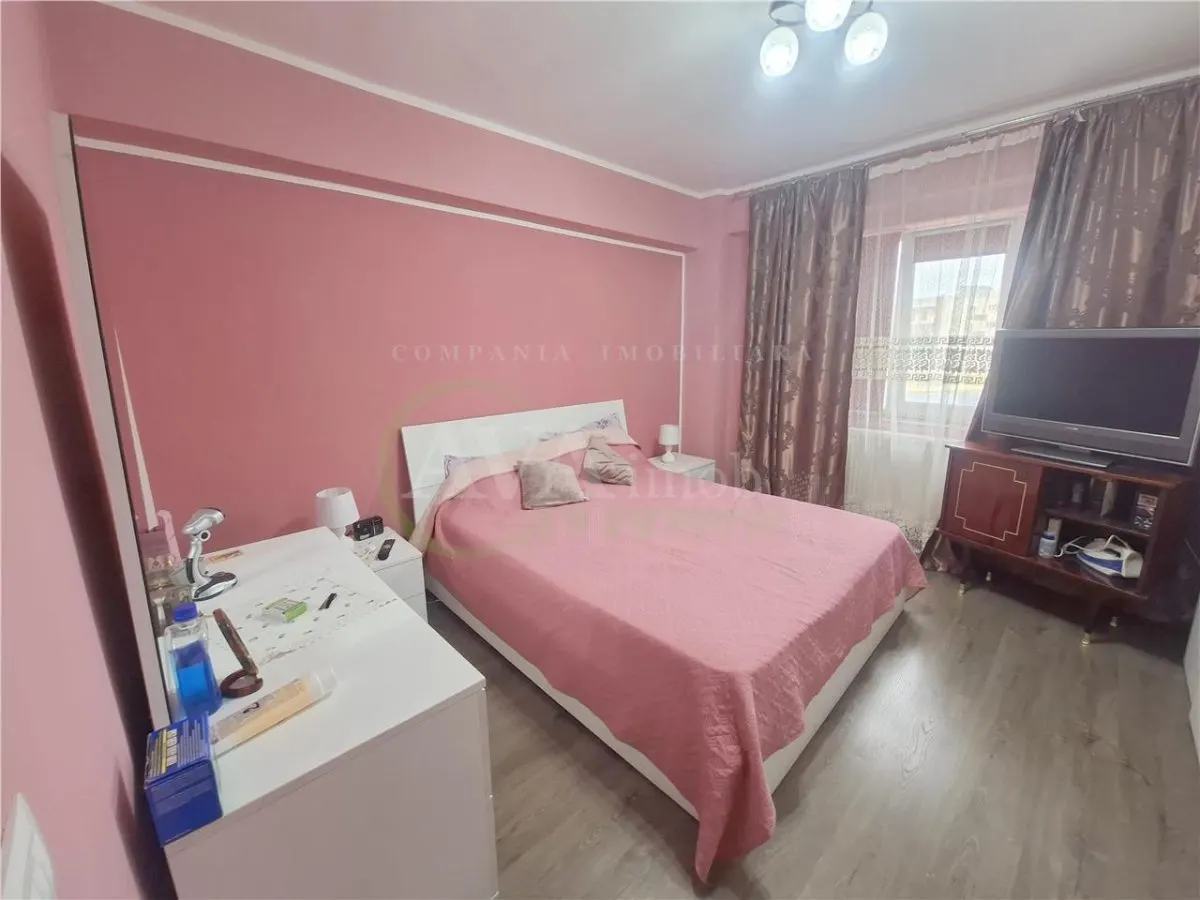 Apartament 3 camere, renovat, mobilat si utilat ,Bacau - foto 3