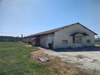 Hala industriala de vanzare sau inchiriere– Misca - judetul Bihor - 972 mp construiti  -Teren 12538 mp - Utilitati complete - foto 2