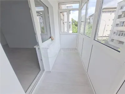 Apartament 2 camere, etaj 2, cu centrala, nemobilat, Piata Sud - foto 8
