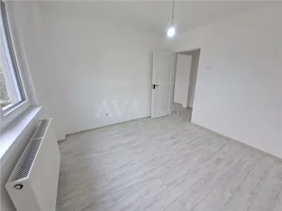 Apartament 3 camere, etaj 1, nemobilat, cu centrala, zona Bazinul de Inot - foto 3